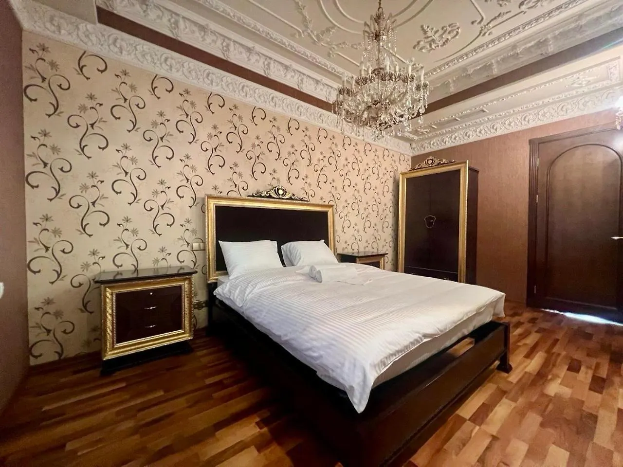 Apartments Rentals Ukraine On Kreshchatik Киев Украина